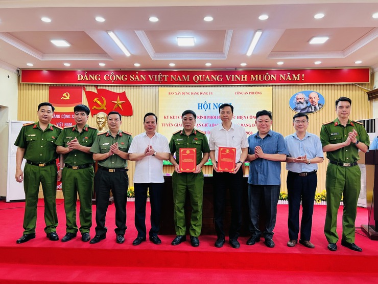 PHƯỜNG VĂN MIẾU - QUỐC TỬ GIÁM TỔ CHỨC HỘI NGHỊ KÝ KẾT CHƯƠNG TRÌNH PHỐI HỢP CÔNG TÁC TUYÊN GIÁO, DÂN VẬN GIAI ĐOẠN 2026 - 2030- Ảnh 2.