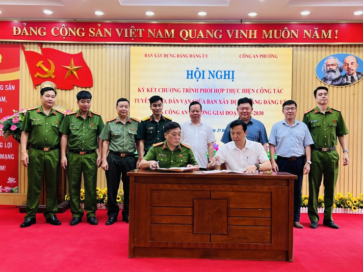 PHƯỜNG VĂN MIẾU - QUỐC TỬ GIÁM TỔ CHỨC HỘI NGHỊ KÝ KẾT CHƯƠNG TRÌNH PHỐI HỢP CÔNG TÁC TUYÊN GIÁO, DÂN VẬN GIAI ĐOẠN 2026 - 2030- Ảnh 3.
