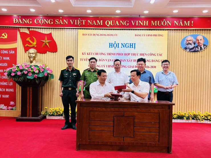 PHƯỜNG VĂN MIẾU - QUỐC TỬ GIÁM TỔ CHỨC HỘI NGHỊ KÝ KẾT CHƯƠNG TRÌNH PHỐI HỢP CÔNG TÁC TUYÊN GIÁO, DÂN VẬN GIAI ĐOẠN 2026 - 2030- Ảnh 4.