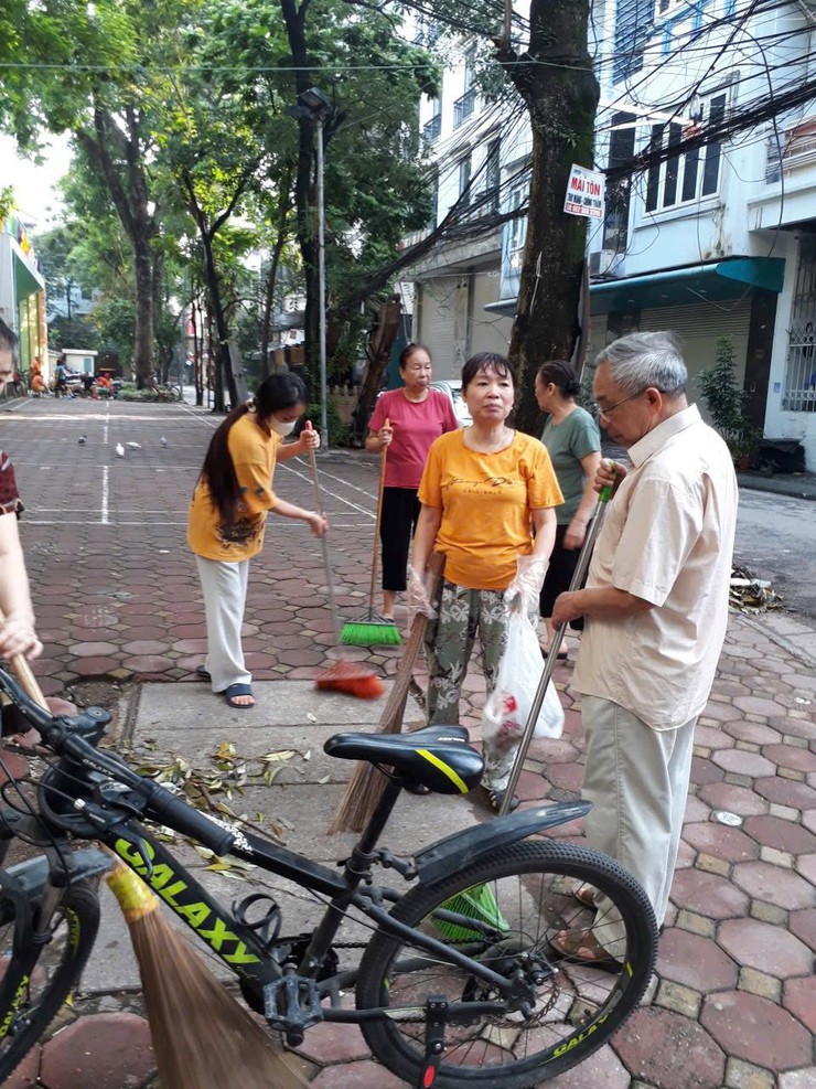  HOẠT ĐỘNG VỆ SINH MÔI TRƯỜNG CHÀO MỪNG 51 NĂM NGÀY GIẢI PHÓNG MIỀN NAM (30/4/1975-30/4/2026) VÀ 140 NĂM NGÀY QUỐC TẾ LAO ĐỘNG (01/5/1886-01/5/2026)- Ảnh 5.