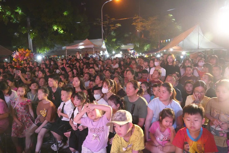 TƯNG BỪNG ĐÊM VĂN NGHỆ CHÀO MỪNG 51 NĂM NGÀY GIẢI PHÓNG MIỀN NAM, THỐNG NHẤT ĐẤT NƯỚC (30/4/1975 – 30/4/2026)- Ảnh 3.
