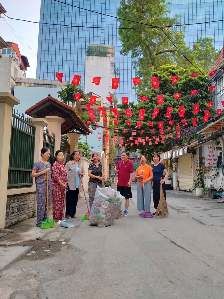  HOẠT ĐỘNG VỆ SINH MÔI TRƯỜNG CHÀO MỪNG 51 NĂM NGÀY GIẢI PHÓNG MIỀN NAM (30/4/1975-30/4/2026) VÀ 140 NĂM NGÀY QUỐC TẾ LAO ĐỘNG (01/5/1886-01/5/2026)- Ảnh 10.