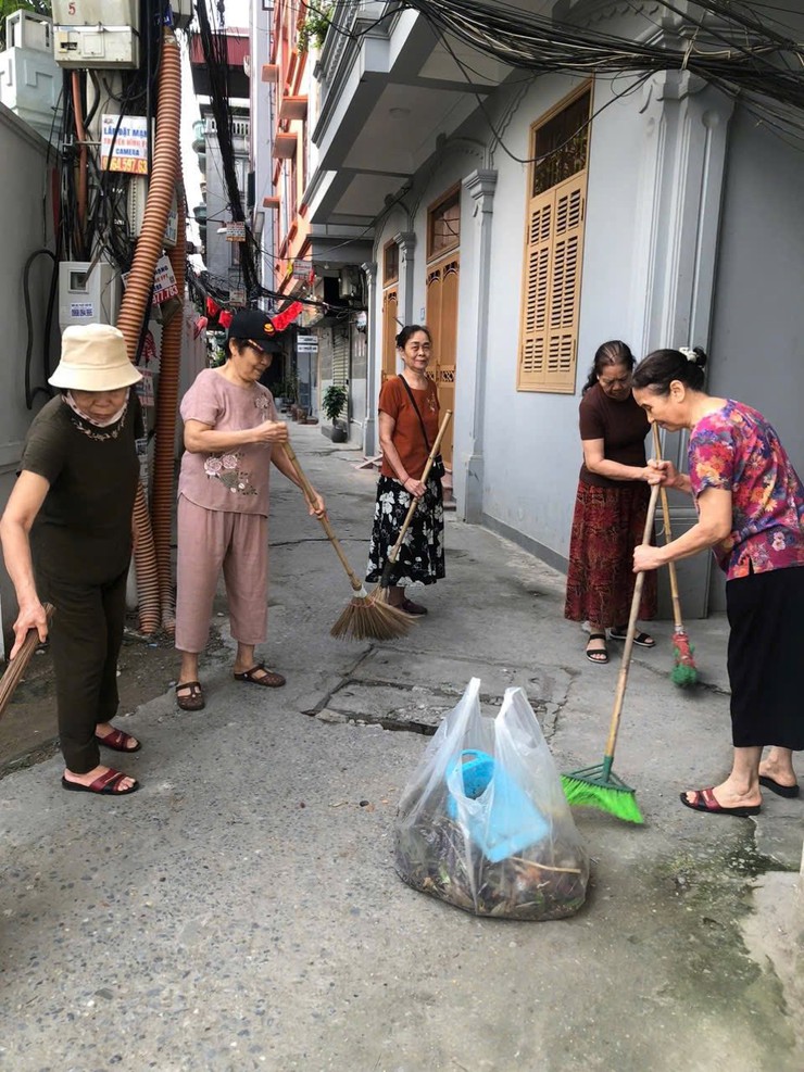  HOẠT ĐỘNG VỆ SINH MÔI TRƯỜNG CHÀO MỪNG 51 NĂM NGÀY GIẢI PHÓNG MIỀN NAM (30/4/1975-30/4/2026) VÀ 140 NĂM NGÀY QUỐC TẾ LAO ĐỘNG (01/5/1886-01/5/2026)- Ảnh 7.