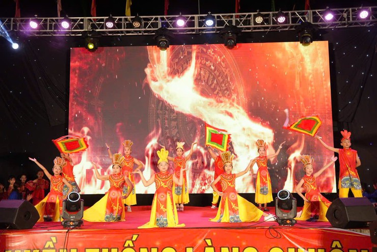 TƯNG BỪNG ĐÊM VĂN NGHỆ CHÀO MỪNG 51 NĂM NGÀY GIẢI PHÓNG MIỀN NAM, THỐNG NHẤT ĐẤT NƯỚC (30/4/1975 – 30/4/2026)- Ảnh 10.