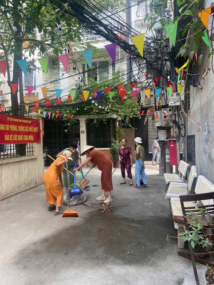  HOẠT ĐỘNG VỆ SINH MÔI TRƯỜNG CHÀO MỪNG 51 NĂM NGÀY GIẢI PHÓNG MIỀN NAM (30/4/1975-30/4/2026) VÀ 140 NĂM NGÀY QUỐC TẾ LAO ĐỘNG (01/5/1886-01/5/2026)- Ảnh 6.