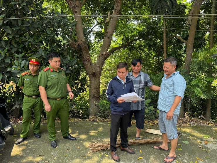 Thanh Oai cưỡng chế, tháo dỡ công trình tái vi phạm trật tự xây dựng trong dịp nghỉ lễ- Ảnh 1.
