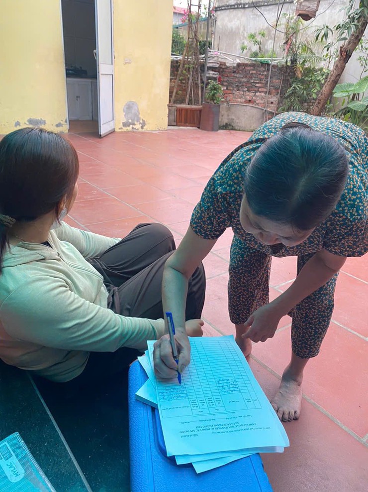 TIẾP TỤC ĐẨY MẠNH TIÊM PHÒNG VẮC XIN DẠI CHO ĐÀN CHÓ, MÈO TRÊN ĐỊA BÀN XÃ THANH OAI- Ảnh 4.