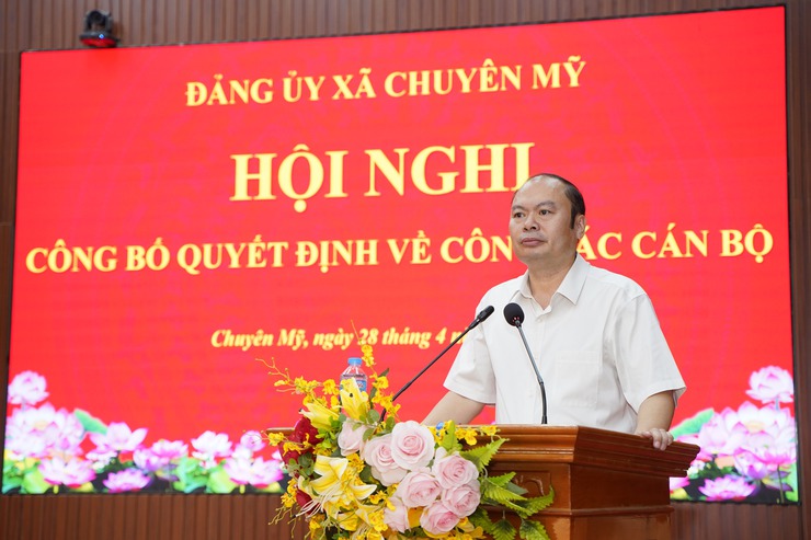 Đảng ủy xã Chuyên Mỹ tổ chức hội nghị công bố quyết định về công tác cán bộ- Ảnh 2.