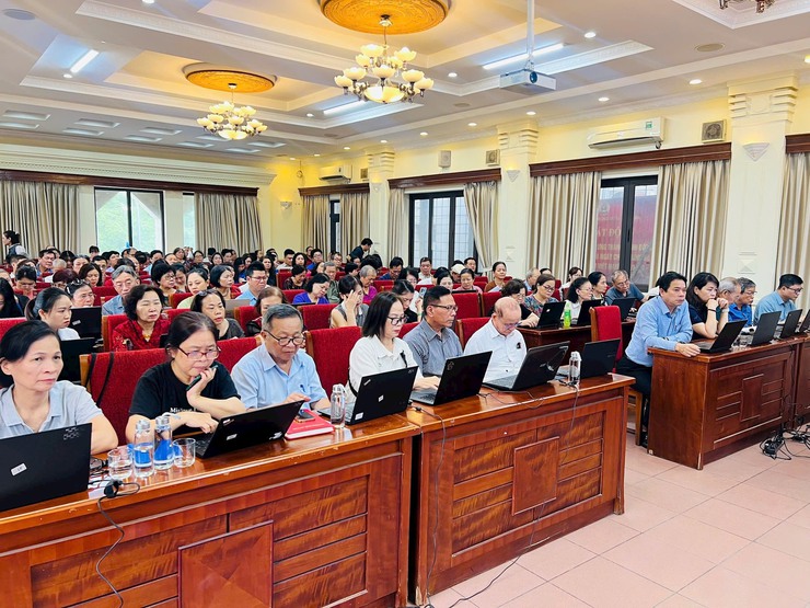 THỰC HIỆN TẬP HUẤN, HƯỚNG DẪN NGHIỆP VỤ SỬ DỤNG HỆ THỐNG THÔNG TIN GIẢI QUYẾT THỦ TỤC HÀNH CHÍNH CỦA ĐẢNG ĐỐI VỚI 04 THỦ TỤC HÀNH CHÍNH CHO CÁN BỘ CƠ SỞ TẠI PHƯỜNG VĂN MIẾU – QUỐC TỬ GIÁM- Ảnh 5.