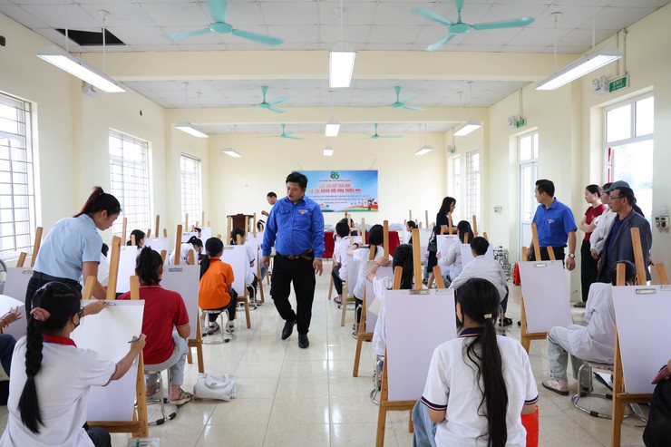 Sôi nổi các hoạt động tháng 4 của Tuổi trẻ xã Chương Dương- Ảnh 4.