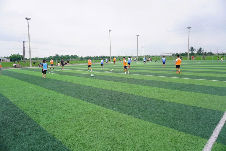 Giao hữu bóng đá chào mừng các ngày lễ lớn- Ảnh 4.