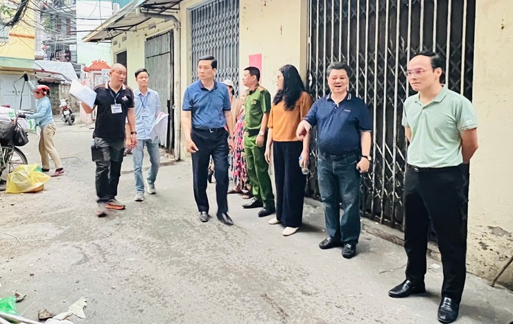 Phường Yên Hòa: Quyết liệt kiểm tra hiện trường, tháo gỡ "nút thắt" mặt bằng đường Vành đai 2.5- Ảnh 1.