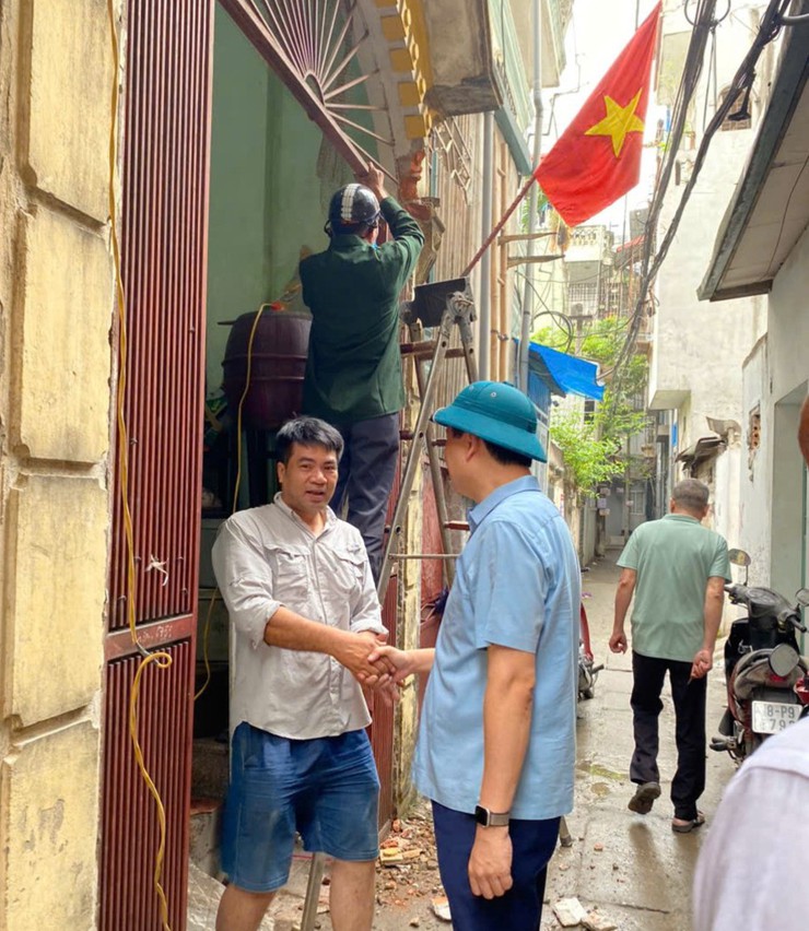 Phường Yên Hòa: Quyết liệt kiểm tra hiện trường, tháo gỡ "nút thắt" mặt bằng đường Vành đai 2.5- Ảnh 2.