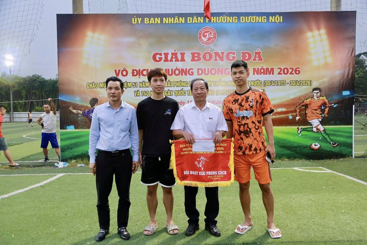 Đội bóng Tổ dân phố Kiên Quyết giành Cúp vô địch Giải bóng đá phường Dương Nội 2026 - Ảnh 4.