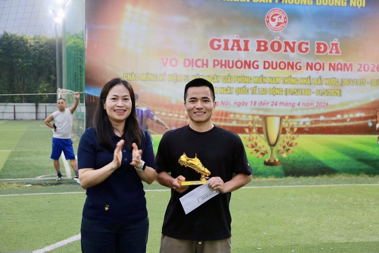 Đội bóng Tổ dân phố Kiên Quyết giành Cúp vô địch Giải bóng đá phường Dương Nội 2026 - Ảnh 5.