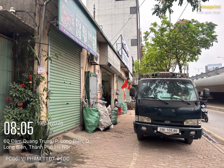 Phường Long Biên xử lý “phạt nguội” về TTATGT, TTĐT và VSMT - Ảnh 1.