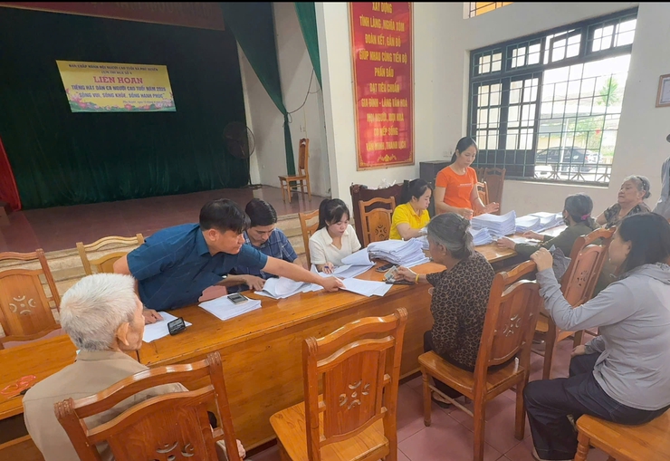 Chi nhánh số 11: Linh hoạt đưa dịch vụ công xuống tận thôn xóm, đáp ứng kịp thời nhu cầu người dân- Ảnh 5.