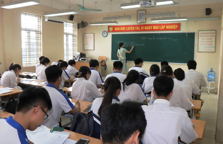Học sinh Phú Xuyên tập trung ôn tập cho kỳ thi tốt nghiệp THPT 2026- Ảnh 1.