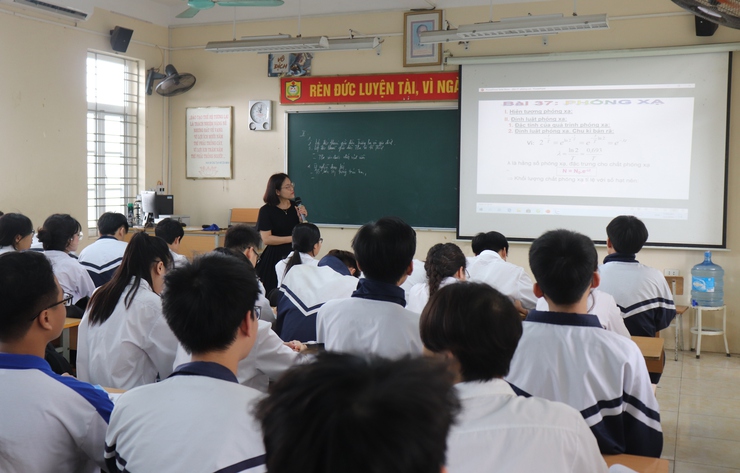 Học sinh Phú Xuyên tập trung ôn tập cho kỳ thi tốt nghiệp THPT 2026- Ảnh 2.