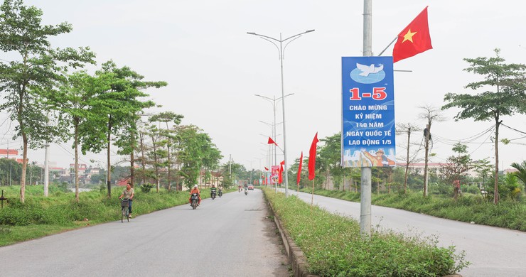 Rực rỡ cờ hoa, băng rôn, khẩu hiệu – Đại Xuyên hướng về kỷ niệm Ngày giải phóng miền Nam 30/4 và  ngày  Quốc tế lao động 1/5- Ảnh 2.