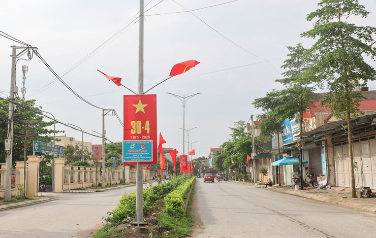 Rực rỡ cờ hoa, băng rôn, khẩu hiệu – Đại Xuyên hướng về kỷ niệm Ngày giải phóng miền Nam 30/4 và  ngày  Quốc tế lao động 1/5- Ảnh 3.