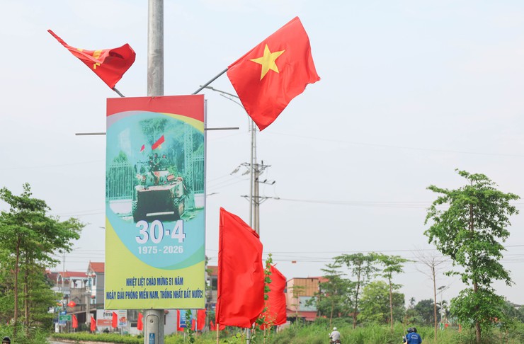Rực rỡ cờ hoa, băng rôn, khẩu hiệu – Đại Xuyên hướng về kỷ niệm Ngày giải phóng miền Nam 30/4 và  ngày  Quốc tế lao động 1/5- Ảnh 4.