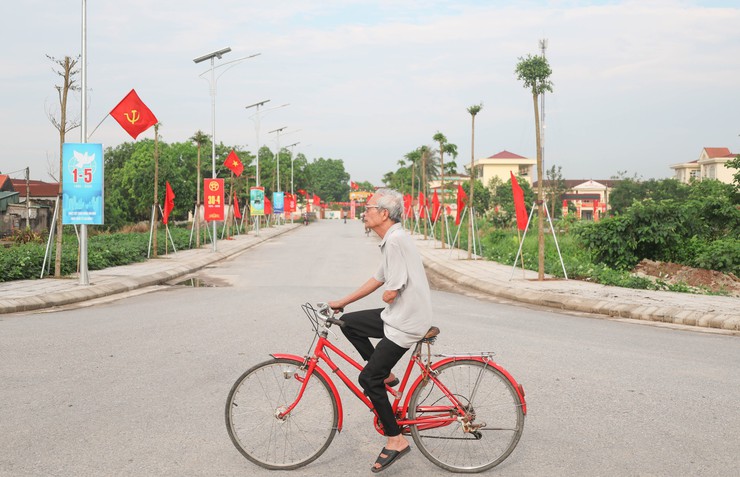 Rực rỡ cờ hoa, băng rôn, khẩu hiệu – Đại Xuyên hướng về kỷ niệm Ngày giải phóng miền Nam 30/4 và  ngày  Quốc tế lao động 1/5- Ảnh 5.