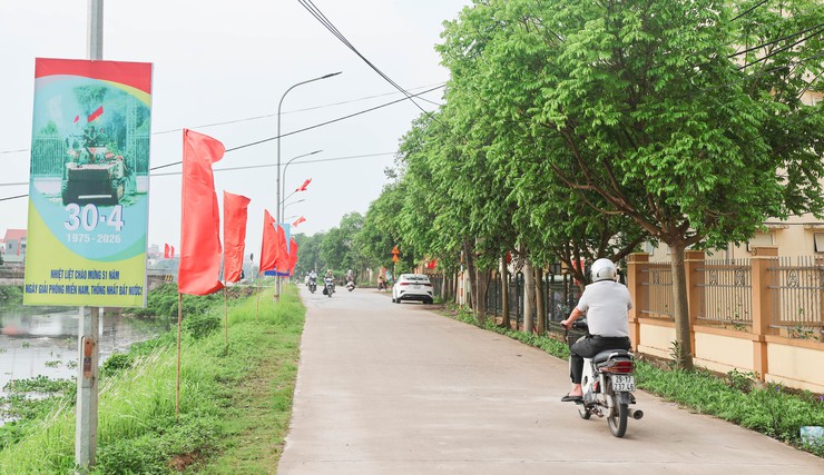 Rực rỡ cờ hoa, băng rôn, khẩu hiệu – Đại Xuyên hướng về kỷ niệm Ngày giải phóng miền Nam 30/4 và  ngày  Quốc tế lao động 1/5- Ảnh 7.