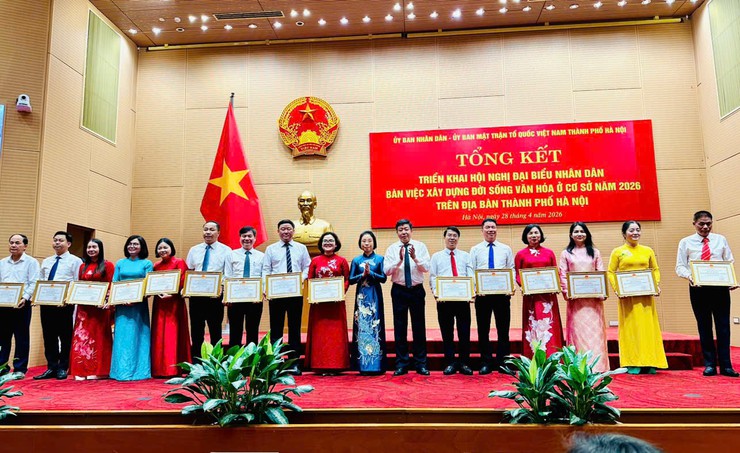 Ủy ban MTTQ xã Xuân Mai là 1 trong 20 đơn vị được nhận bằng khen của UBND Thành phố tại Hội nghị tổng kết triển khai Hội nghị đại biểu nhân dân năm 2026- Ảnh 5.