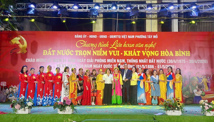 Phường Tây Mỗ rực rỡ đêm liên hoan nghệ thuật "Đất nước trọn niềm vui – Khát vọng hòa bình"- Ảnh 10.