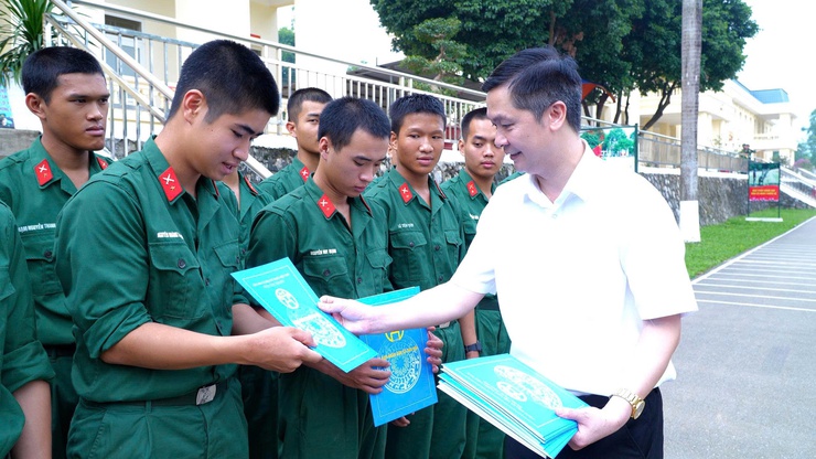 XÃ DÂN HÒA thăm, động viên tân binh nhập ngũ
Gắn kết hậu phương – đơn vị- Ảnh 8.