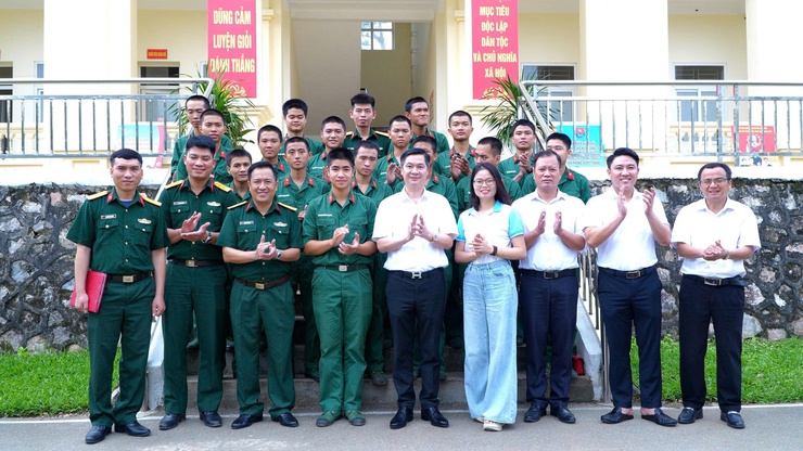 XÃ DÂN HÒA thăm, động viên tân binh nhập ngũ
Gắn kết hậu phương – đơn vị- Ảnh 7.