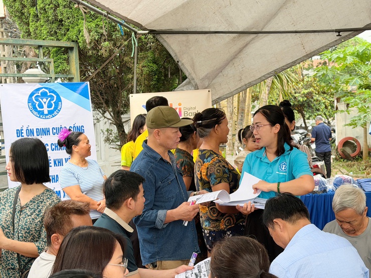 BHXH huyện Thanh Oai đã tổ chức hội nghị truyền thông chính sách BHXH tự nguyện, BHYT hộ gia đình.- Ảnh 2.