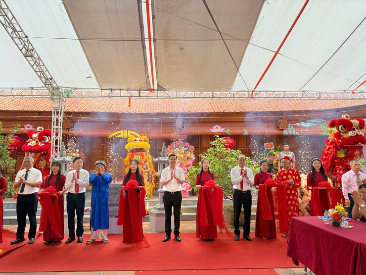  KHÁNH THÀNH QUẦN THỂ DI TÍCH ĐÌNH LÀNG NGỌC ĐÌNH: BẢO TỔN CỘI NGUỒN, PHÁT HUY GIÁ TRỊ VĂN HÓA ĐỊA PHƯƠNG- Ảnh 2.