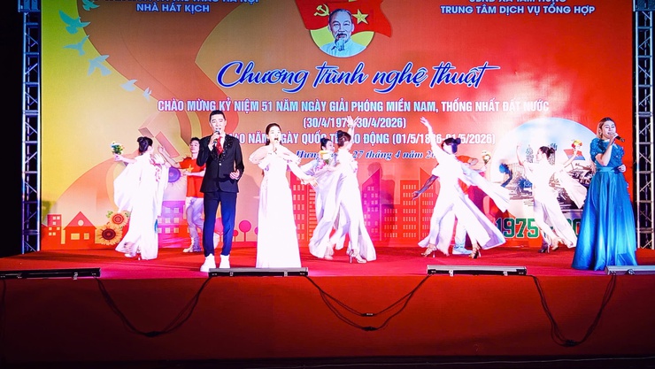 Tam Hưng: Đêm nghệ thuật tri ân lịch sử, lan tỏa khát vọng phát triển- Ảnh 2.