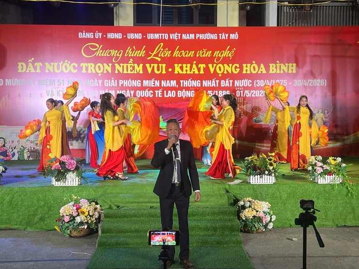 Phường Tây Mỗ rực rỡ đêm liên hoan nghệ thuật "Đất nước trọn niềm vui – Khát vọng hòa bình"- Ảnh 8.