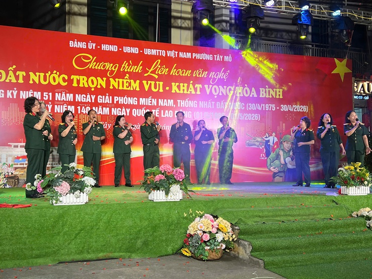 Phường Tây Mỗ rực rỡ đêm liên hoan nghệ thuật "Đất nước trọn niềm vui – Khát vọng hòa bình"- Ảnh 5.