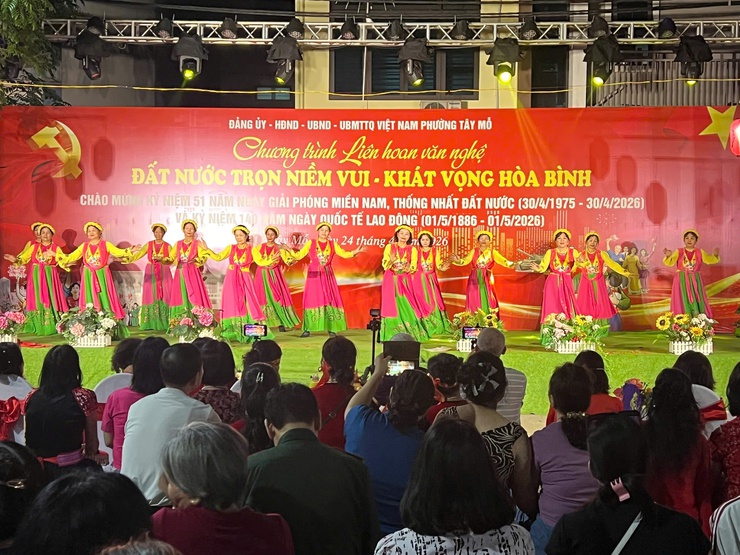 Phường Tây Mỗ rực rỡ đêm liên hoan nghệ thuật "Đất nước trọn niềm vui – Khát vọng hòa bình"- Ảnh 4.