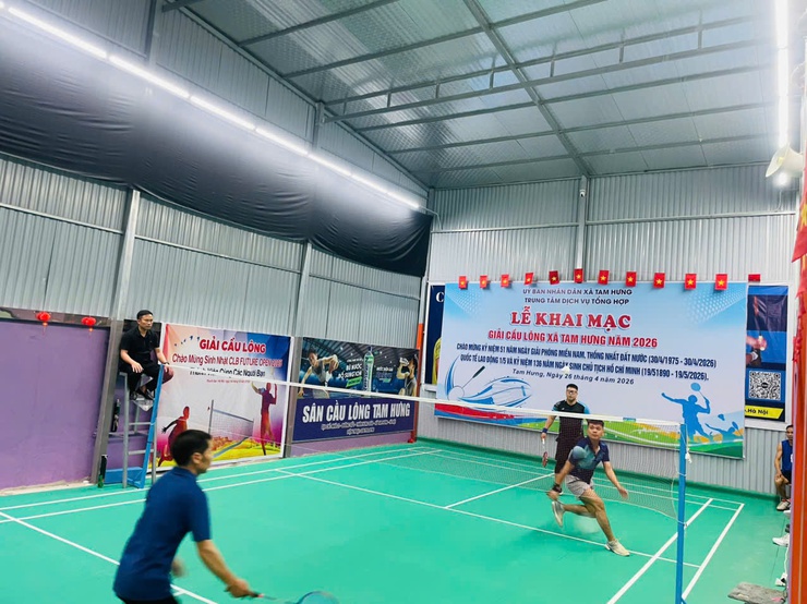 Tam Hưng sôi nổi Giải cầu lông chào mừng các ngày lễ lớn của đất nước- Ảnh 2.