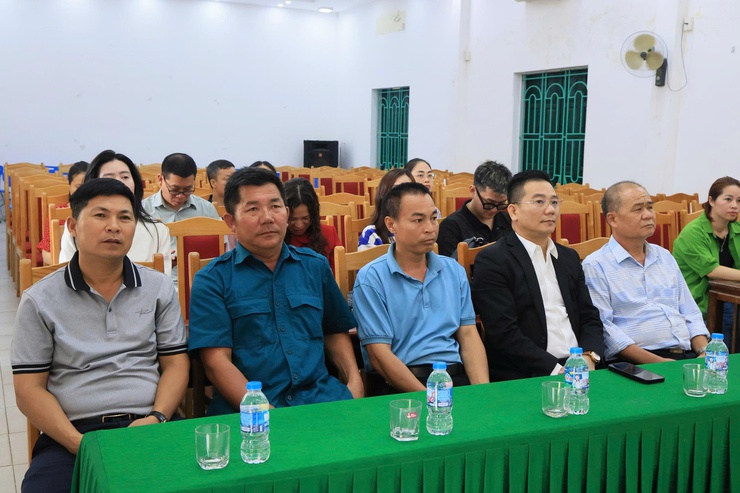 TRUNG TÂM DỊCH VỤ TỔNG HỢP XÃ THƯ LÂM TỔ CHỨC LỄ CÔNG BỐ VÀ TRAO QUYẾT ĐỊNH THÀNH LẬP CÁC CÂU LẠC BỘ TRỰC THUỘC TRUNG TÂM- Ảnh 3.