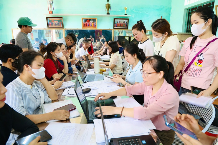 BHXH cơ sở Quốc Oai hướng dẫn tham gia BHXH bắt buộc cho 250 chủ hộ kinh doanh cá thể xã Phú Nghĩa- Ảnh 1.