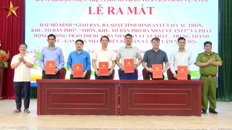 UBND - BCĐ thực hiện phong trào toàn dân bảo vệ ANTQ xã Thư Lâm tổ chức Lễ ra mắt 02 mô hình “Giao ban, rà soát tình hình an ninh trật tự tại các thôn, khu dân cư, tổ dân phố”- Ảnh 15.
