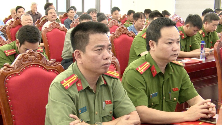 UBND - BCĐ thực hiện phong trào toàn dân bảo vệ ANTQ xã Thư Lâm tổ chức Lễ ra mắt 02 mô hình “Giao ban, rà soát tình hình an ninh trật tự tại các thôn, khu dân cư, tổ dân phố”- Ảnh 13.
