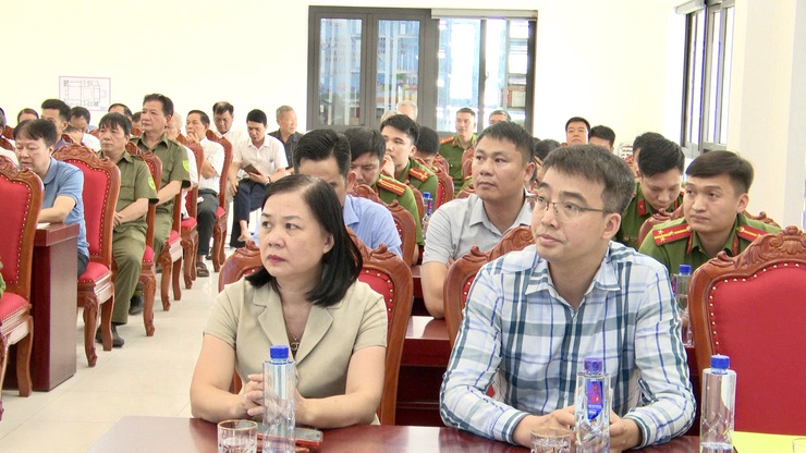UBND - BCĐ thực hiện phong trào toàn dân bảo vệ ANTQ xã Thư Lâm tổ chức Lễ ra mắt 02 mô hình “Giao ban, rà soát tình hình an ninh trật tự tại các thôn, khu dân cư, tổ dân phố”- Ảnh 2.