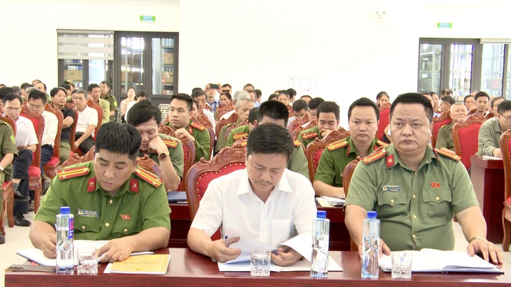UBND - BCĐ thực hiện phong trào toàn dân bảo vệ ANTQ xã Thư Lâm tổ chức Lễ ra mắt 02 mô hình “Giao ban, rà soát tình hình an ninh trật tự tại các thôn, khu dân cư, tổ dân phố”- Ảnh 1.