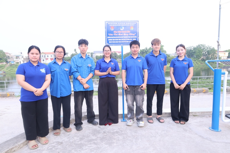 Ủy ban MTTQ và các tổ chức chính trị - xã hội xã Hòa Phú tổ chức gắn biển 4 công trình tiêu biểu- Ảnh 5.