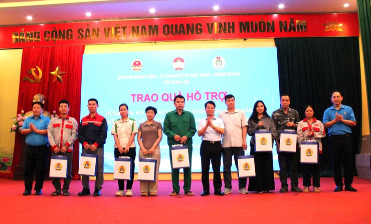UBND- Công đoàn xã Hòa Lạc phát động Tháng hành động về An toàn, vệ sinh lao động và Tháng Công nhân năm 2026- Ảnh 9.