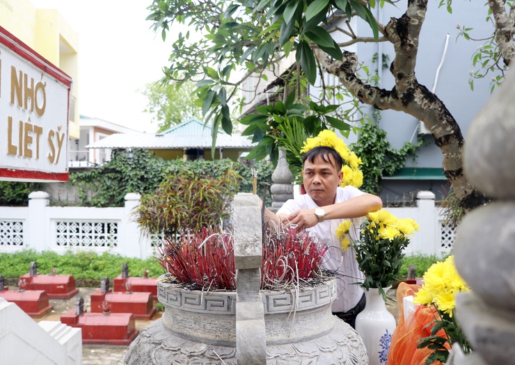 Trần Phú: tổ chức Lễ dâng hương tưởng niệm các Anh hùng Liệt sĩ- Ảnh 4.