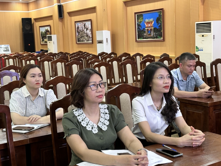 XÃ ĐẠI THANH THAM GIA HỘI NGHỊ TRỰC TUYẾN TẬP HUẤN, TRIỂN KHAI NHIỆM VỤ GIẢI QUYẾT “ĐIỂM NGHẼN" VỀ AN TOÀN THỰC PHẨM ĐỐI VỚI UBND CÁC PHƯỜNG, XÃ THUỘC THÀNH PHỐ HÀ NỘI- Ảnh 3.