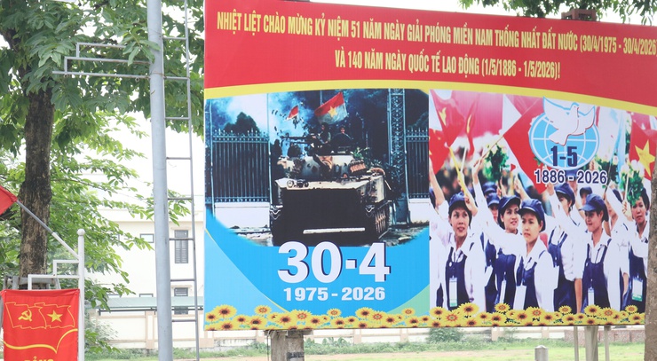 Xã Quảng Bị tăng cường trang trí tuyên truyền chào mừng chào mừng 51 năm Ngày Giải phóng miền Nam, thống nhất đất nước và 140 năm Ngày Quốc tế Lao động- Ảnh 3.